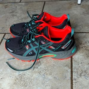 Women's running shoes